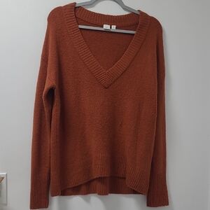 GAP Women's Warm Rust V-Neck Sweater